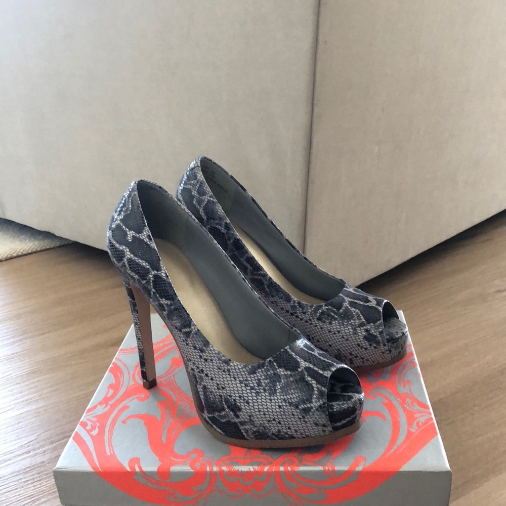 Kelsi Dagger High Heels that look great dressed up or a night out with jeans.